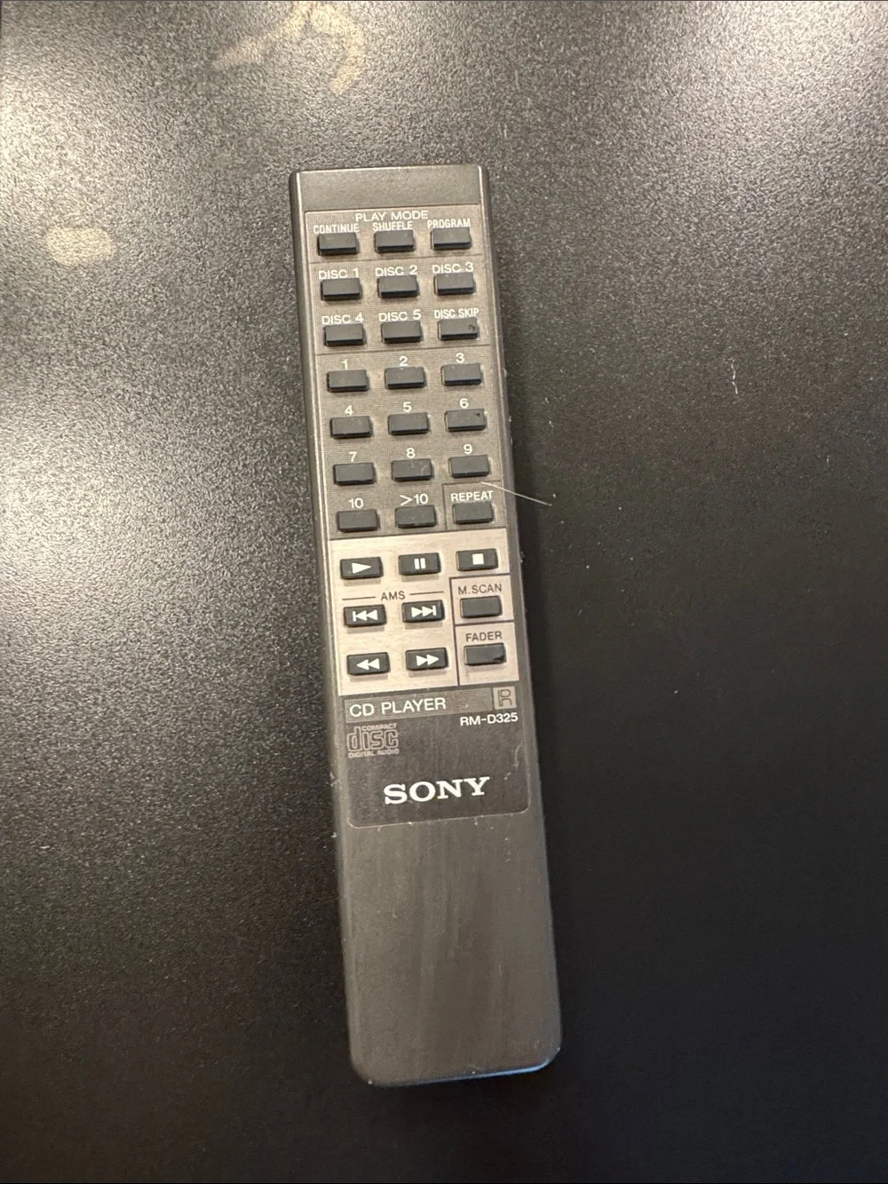 Sony CDP-C325 5 disc loading system with remote *make me an offer*